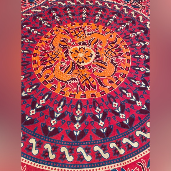 Urban Outfitters Tapestry - Picture 1 of 8